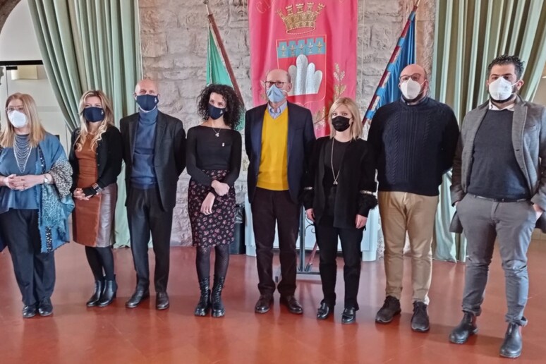 - RIPRODUZIONE RISERVATA