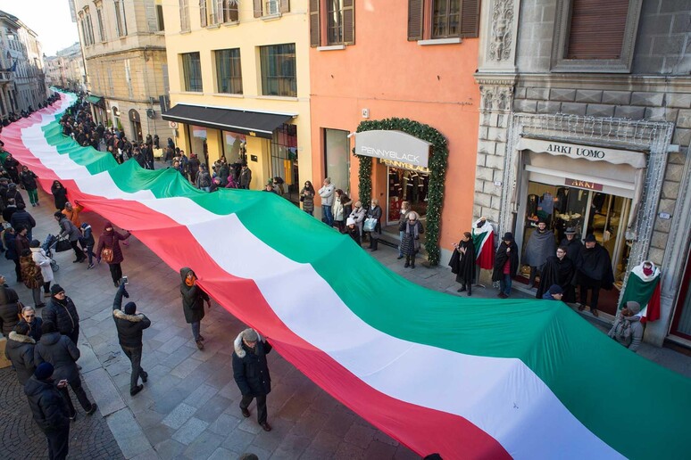 - RIPRODUZIONE RISERVATA