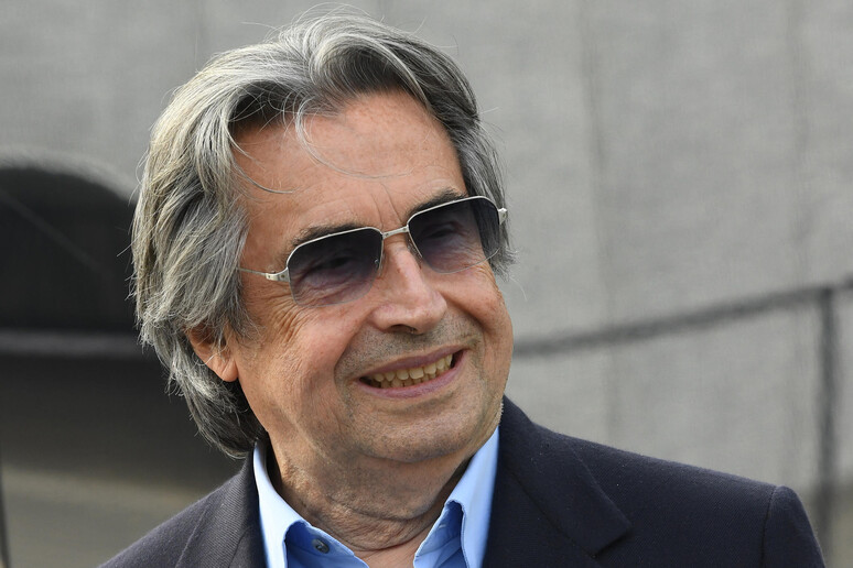 - RIPRODUZIONE RISERVATA