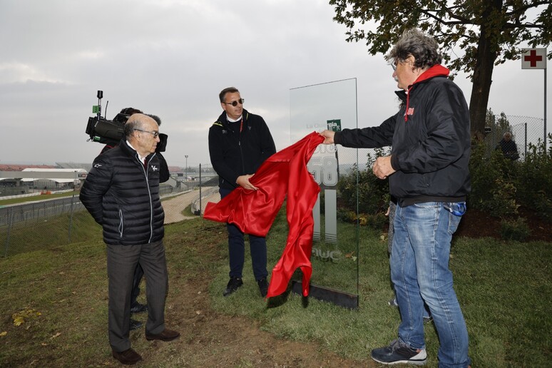 - RIPRODUZIONE RISERVATA