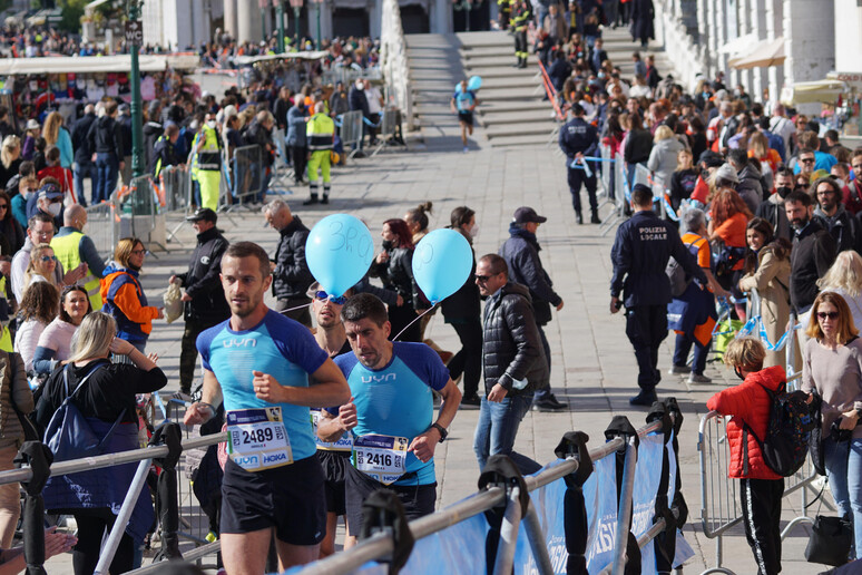 Venicemarathon wins Seroi Anderson Saitoti - RIPRODUZIONE RISERVATA