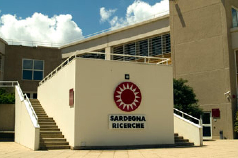 - RIPRODUZIONE RISERVATA