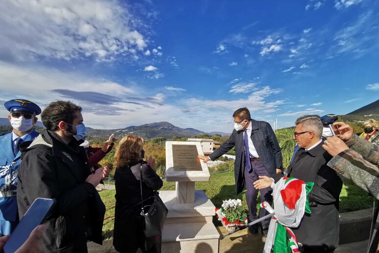 - RIPRODUZIONE RISERVATA