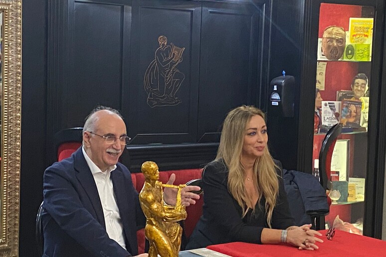 - RIPRODUZIONE RISERVATA