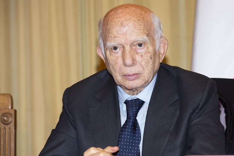 - RIPRODUZIONE RISERVATA