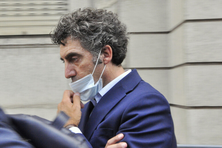- RIPRODUZIONE RISERVATA