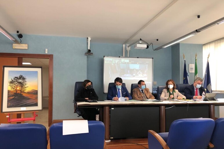 - RIPRODUZIONE RISERVATA