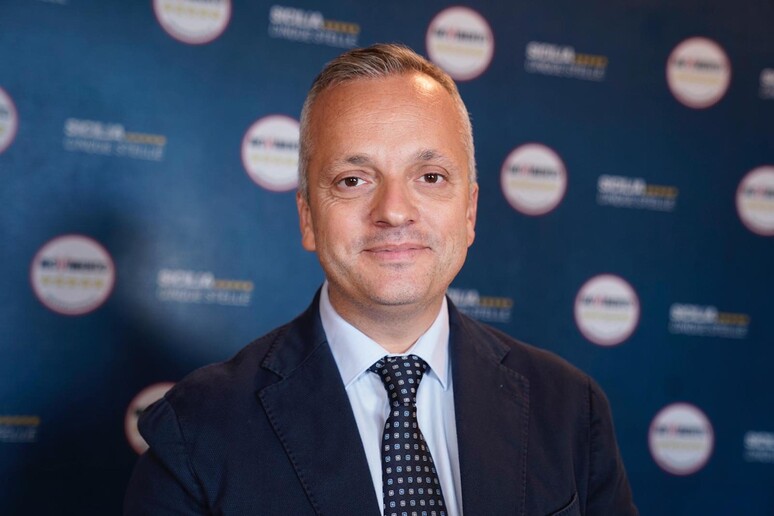 - RIPRODUZIONE RISERVATA