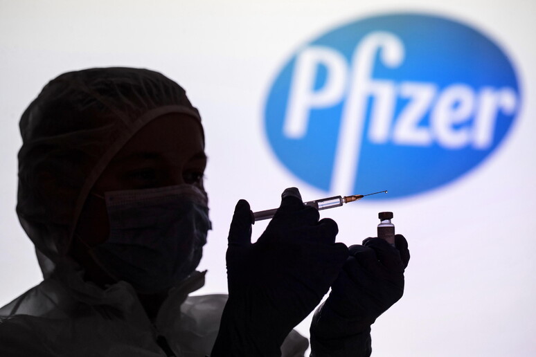 Covid: vaccino Pfizer © ANSA/EPA