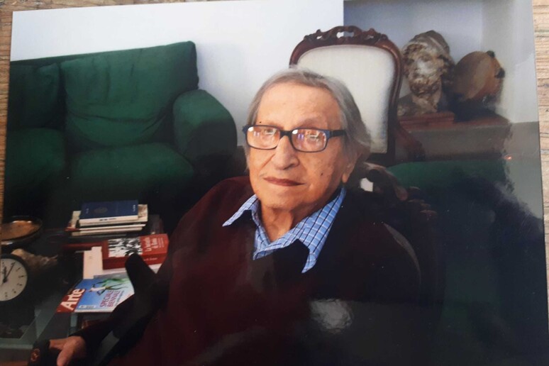 - RIPRODUZIONE RISERVATA