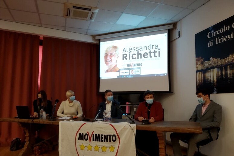 - RIPRODUZIONE RISERVATA