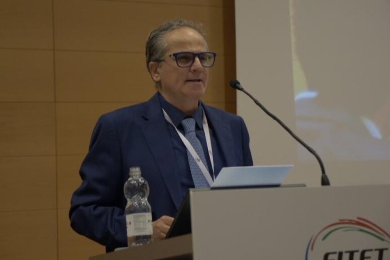 - RIPRODUZIONE RISERVATA