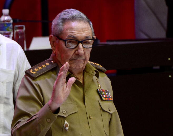 Cuban President will continue to consult Raul Castro after replacing him at PCC © ANSA/EPA