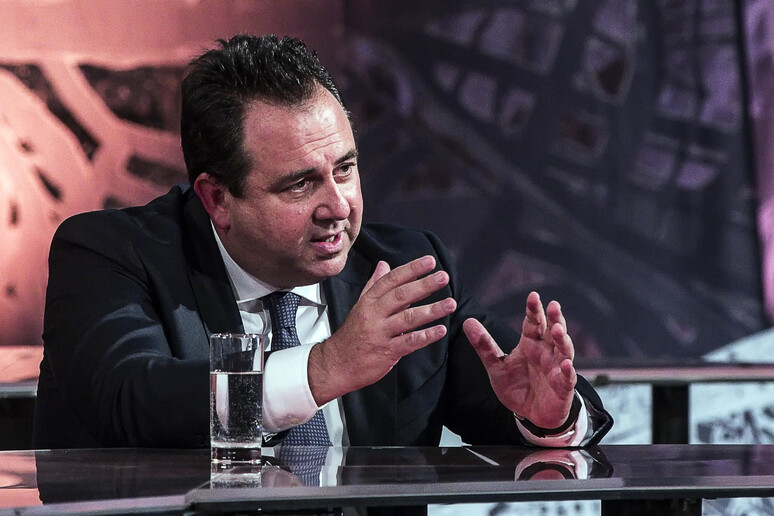 - RIPRODUZIONE RISERVATA