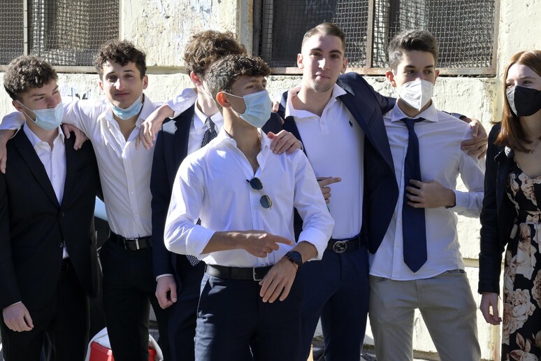 - RIPRODUZIONE RISERVATA