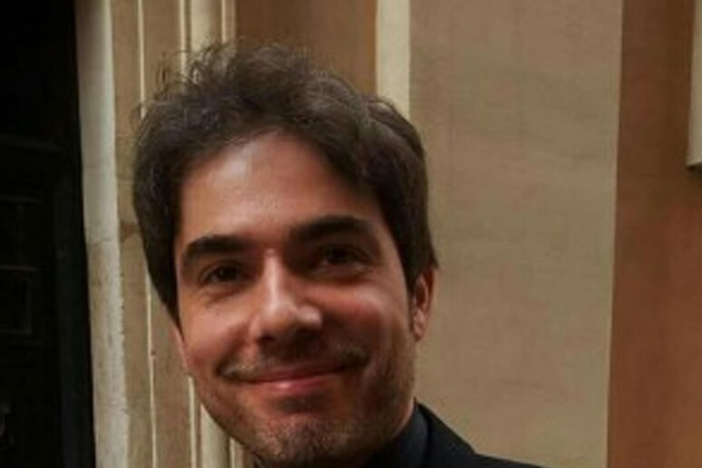 - RIPRODUZIONE RISERVATA