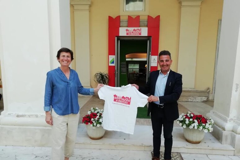 - RIPRODUZIONE RISERVATA