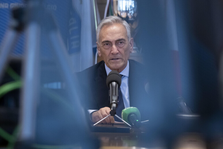 - RIPRODUZIONE RISERVATA