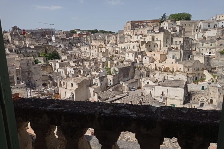 - RIPRODUZIONE RISERVATA