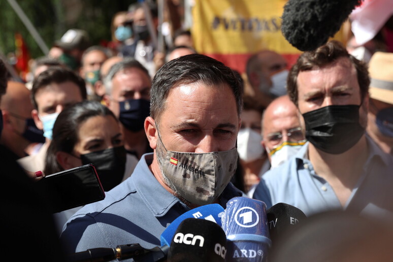 - RIPRODUZIONE RISERVATA