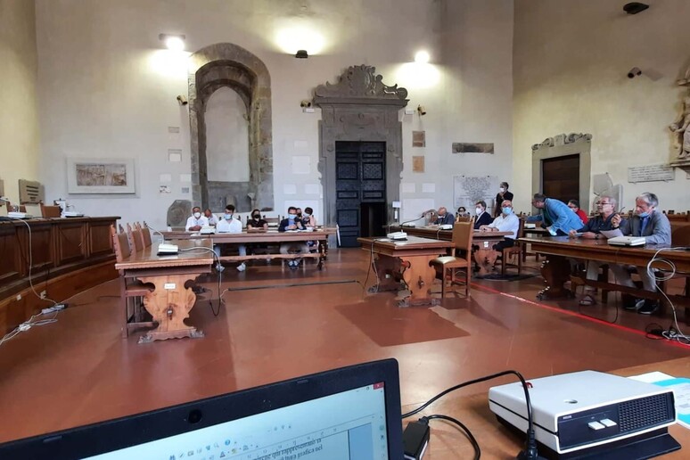- RIPRODUZIONE RISERVATA