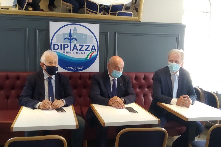 - RIPRODUZIONE RISERVATA