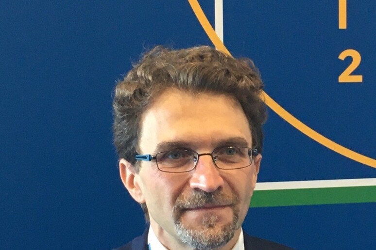 - RIPRODUZIONE RISERVATA