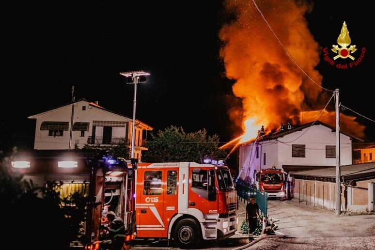 - RIPRODUZIONE RISERVATA