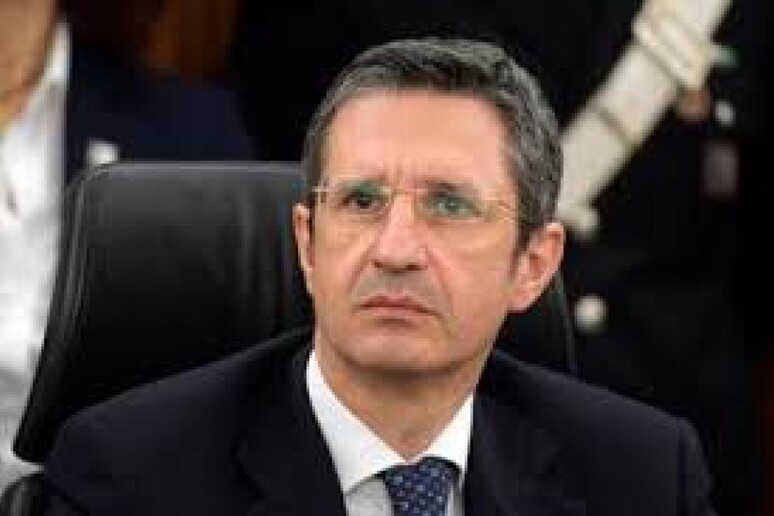 - RIPRODUZIONE RISERVATA