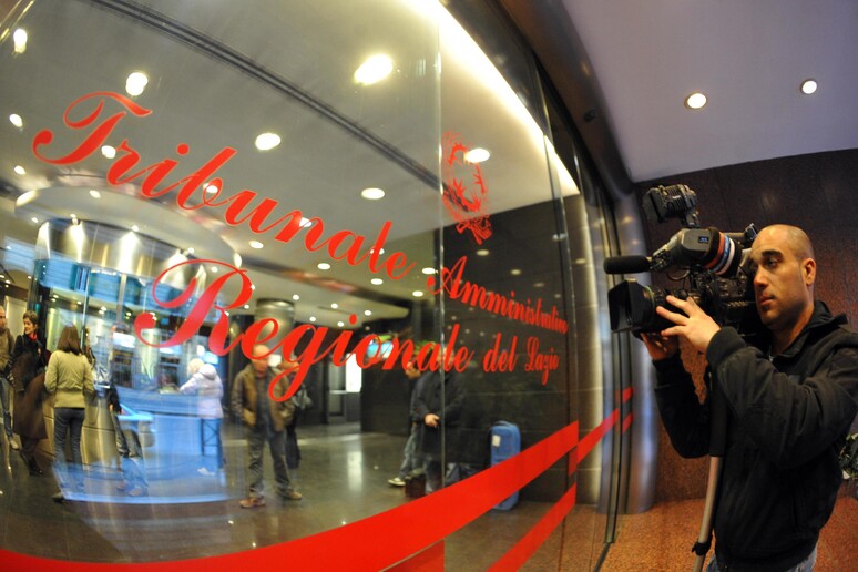 Un operatore tv al tribunale amministrativo regionale del Lazio - RIPRODUZIONE RISERVATA