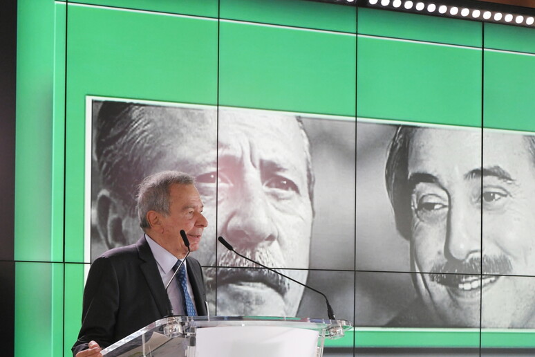 - RIPRODUZIONE RISERVATA