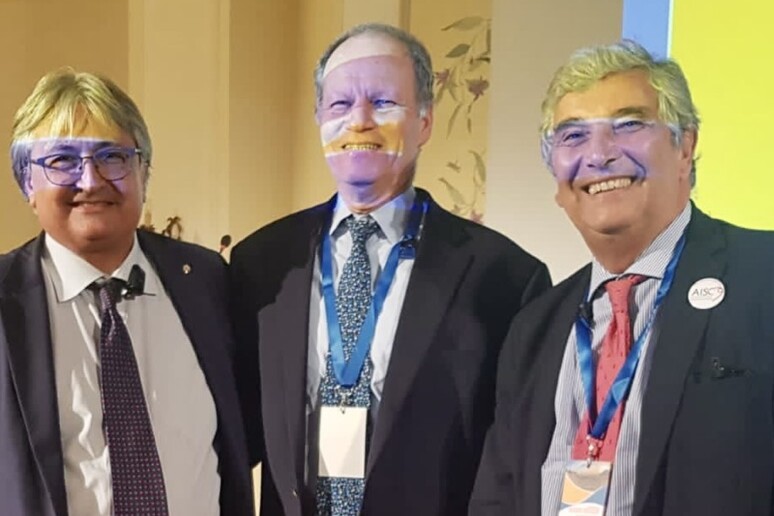 - RIPRODUZIONE RISERVATA