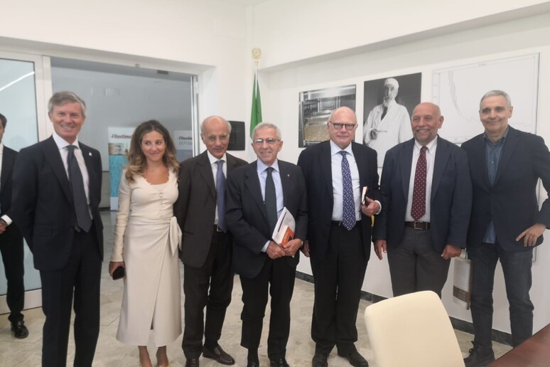 - RIPRODUZIONE RISERVATA