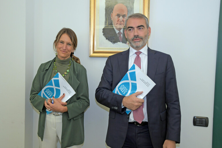 - RIPRODUZIONE RISERVATA