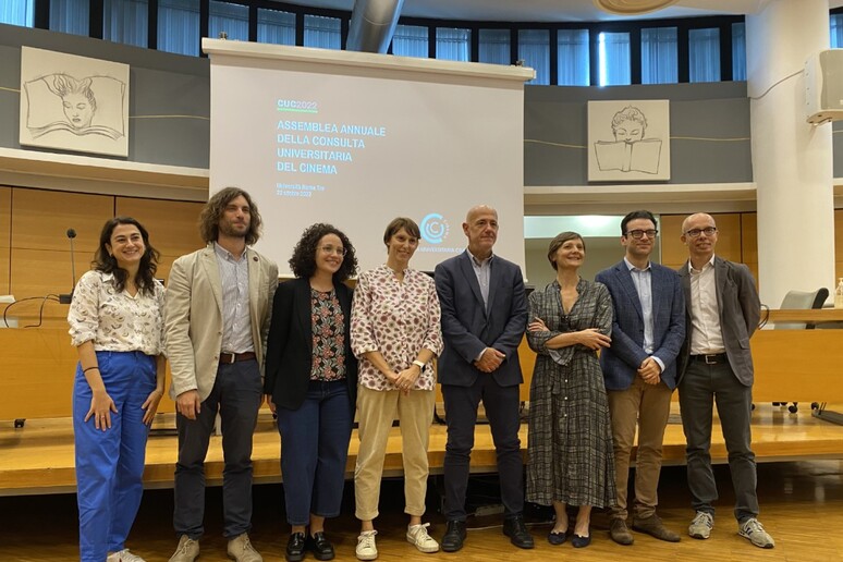 - RIPRODUZIONE RISERVATA