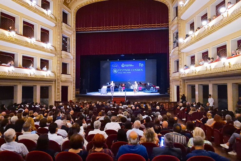 - RIPRODUZIONE RISERVATA