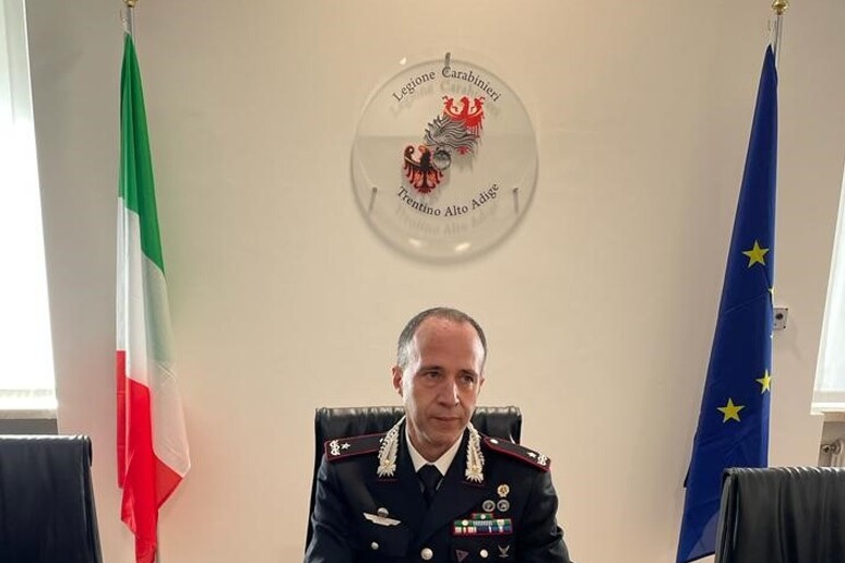 - RIPRODUZIONE RISERVATA