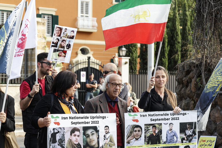 Una manifestazione organizzata dal Partito Radicale a sostegno del popolo e delle donne iraniane contro il regime degli ayatollah, 8 ottobre - RIPRODUZIONE RISERVATA