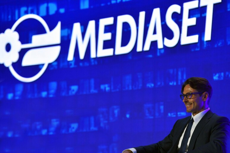- RIPRODUZIONE RISERVATA