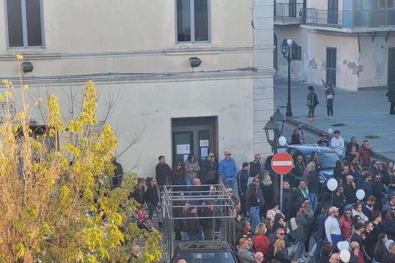 - RIPRODUZIONE RISERVATA