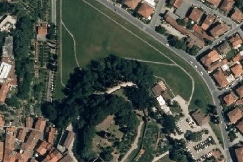 - RIPRODUZIONE RISERVATA