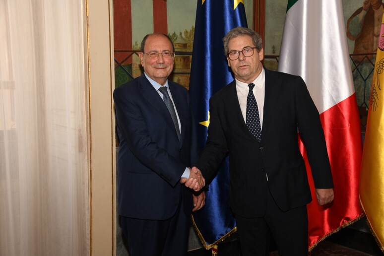 - RIPRODUZIONE RISERVATA