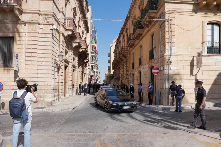 - RIPRODUZIONE RISERVATA
