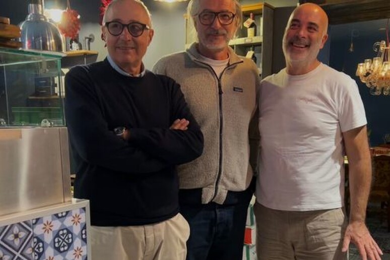 - RIPRODUZIONE RISERVATA
