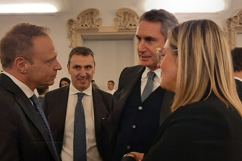 - RIPRODUZIONE RISERVATA