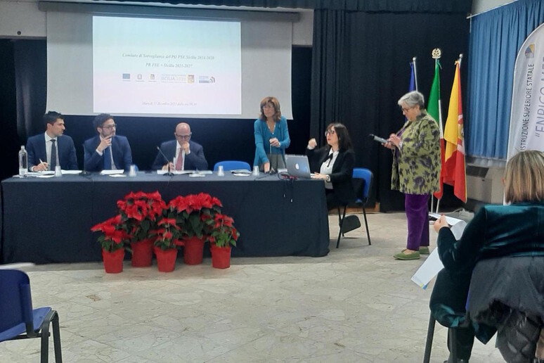 - RIPRODUZIONE RISERVATA