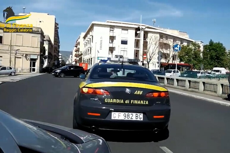 - RIPRODUZIONE RISERVATA