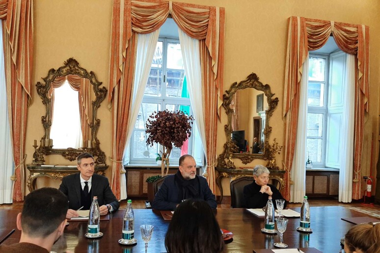 - RIPRODUZIONE RISERVATA