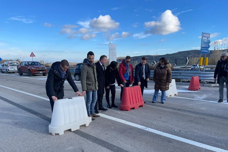 - RIPRODUZIONE RISERVATA