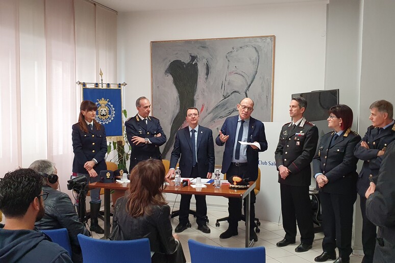 - RIPRODUZIONE RISERVATA